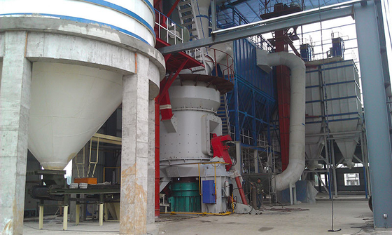 macchina verticale di Pulveriser del mulino del carbone del consumo basso 120kw per la macinazione della polvere