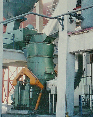 Smerigliatrice verticale Pulverizer del mulino del calcare del fasciame sovrapposto 2500mm 2800mm