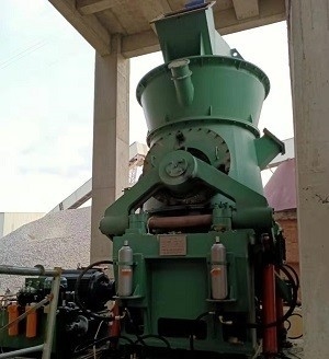 Mulino a cilindri verticale del Pulverizer del cemento di materia prima di HVM per la macinazione del cemento